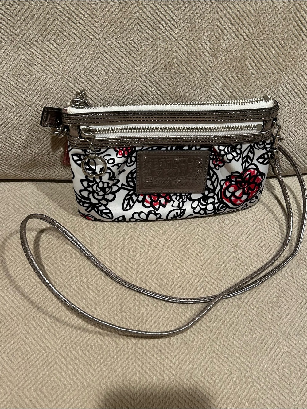 Coach vintage poppy floral crossbody bag